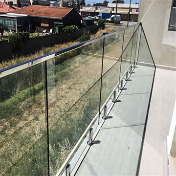 rectangular-slotted-tube-for-glass-railing-2